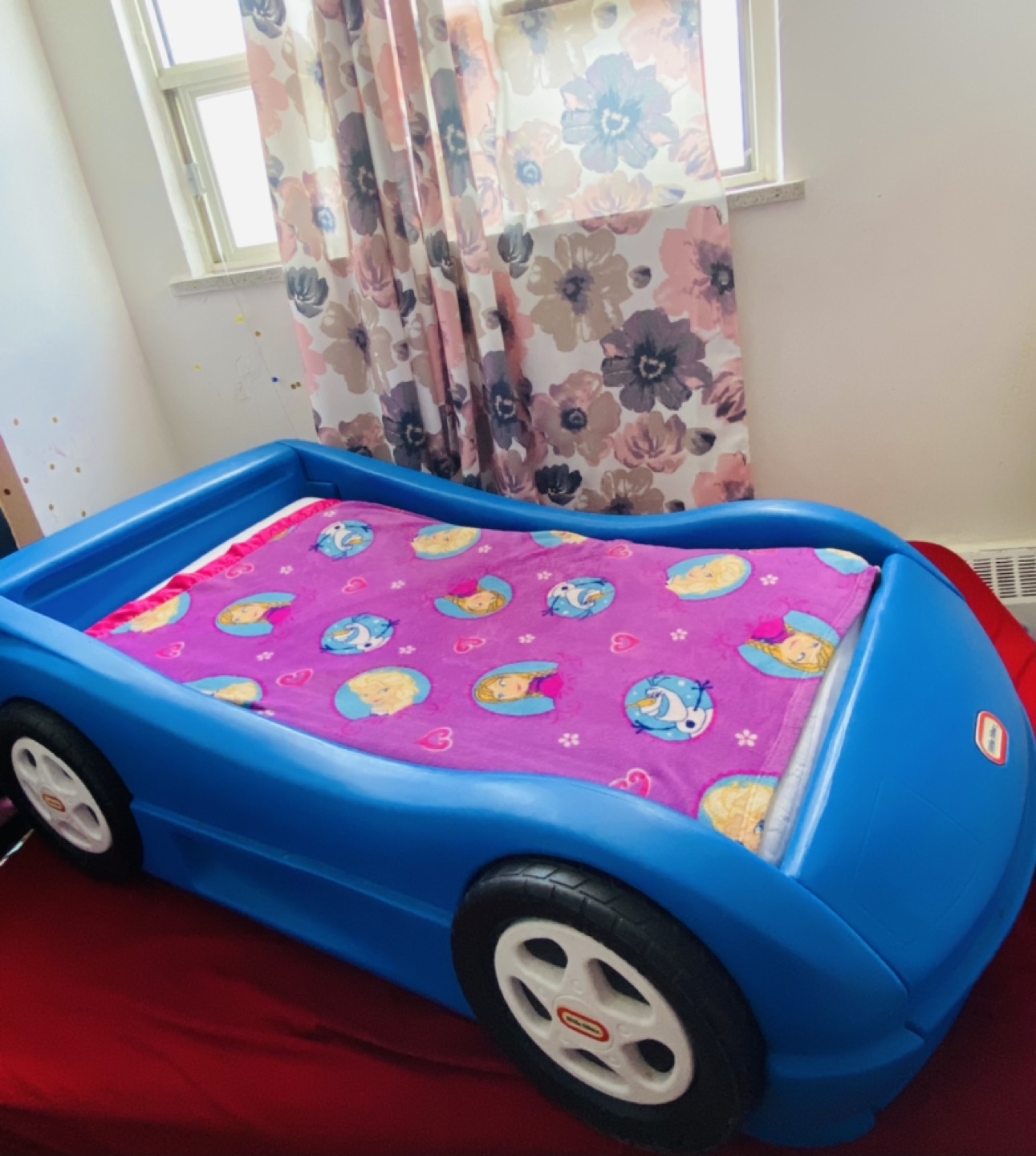 Kids Car Bed - Little Tikes