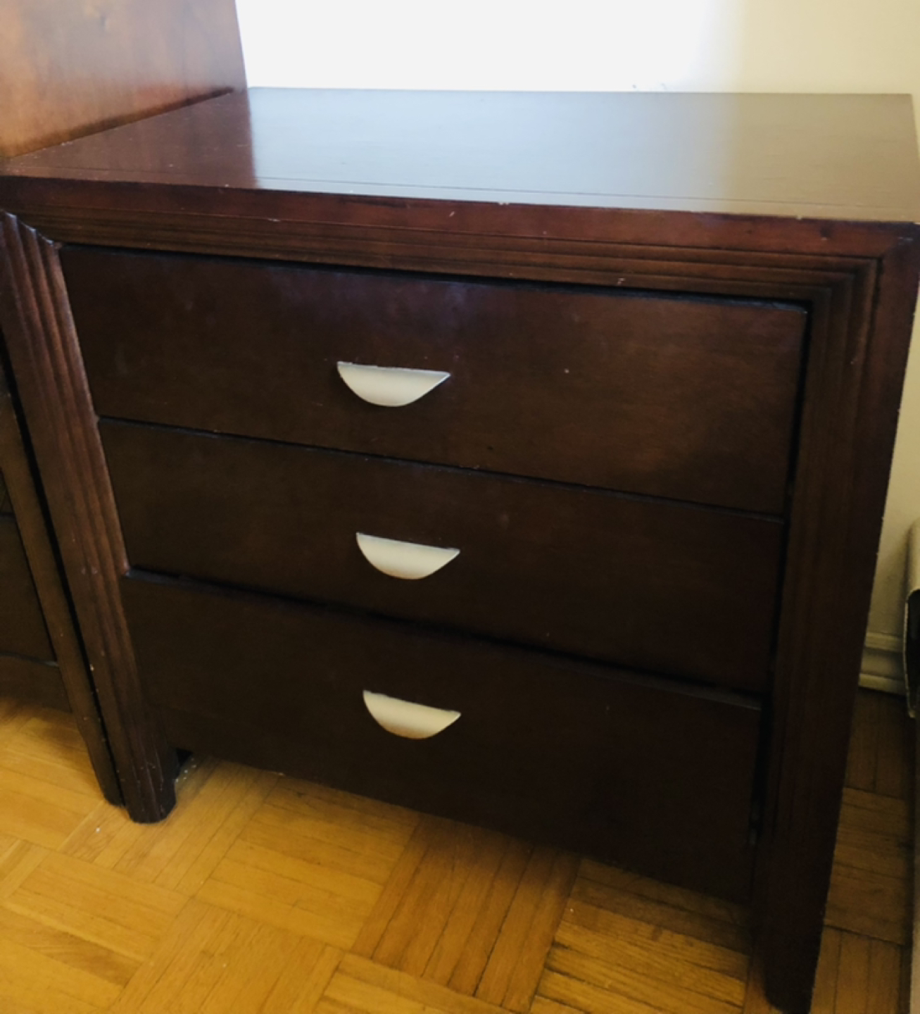 Bedside tables (x2)