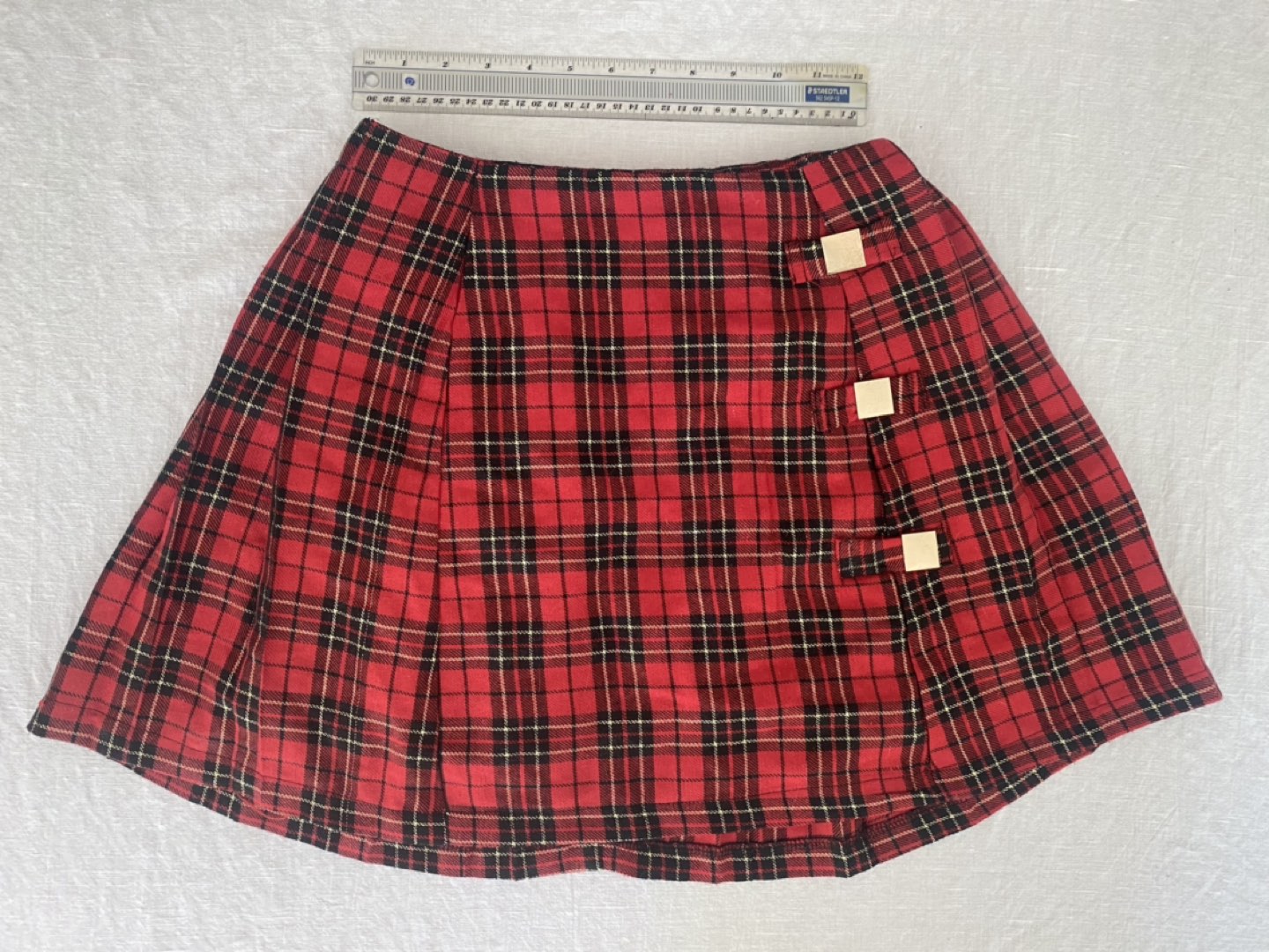 Prettittlething red plaid mini skirt