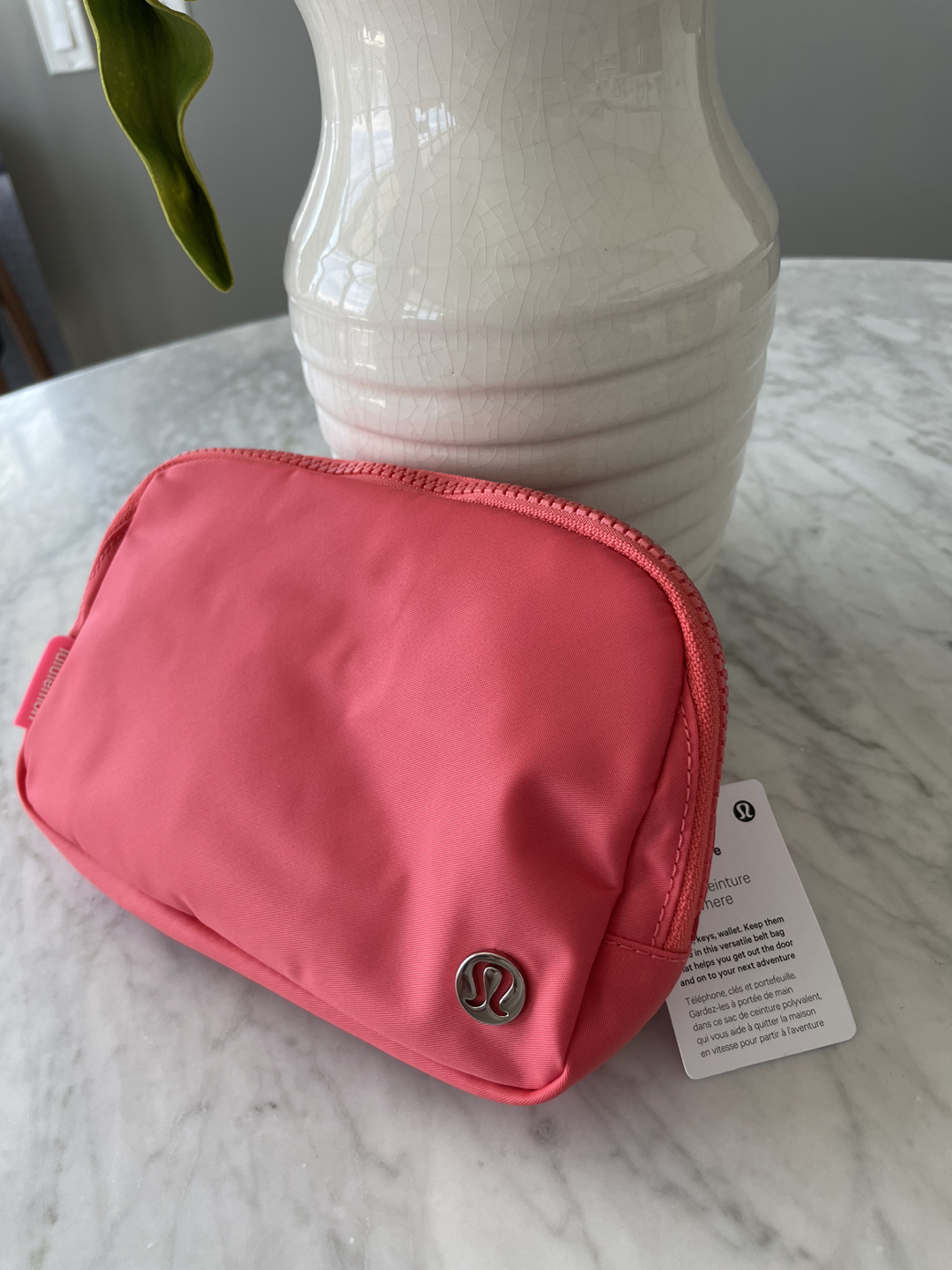 NEW Lululemon Everywhere belt bag - Pale raspberry thumbnail