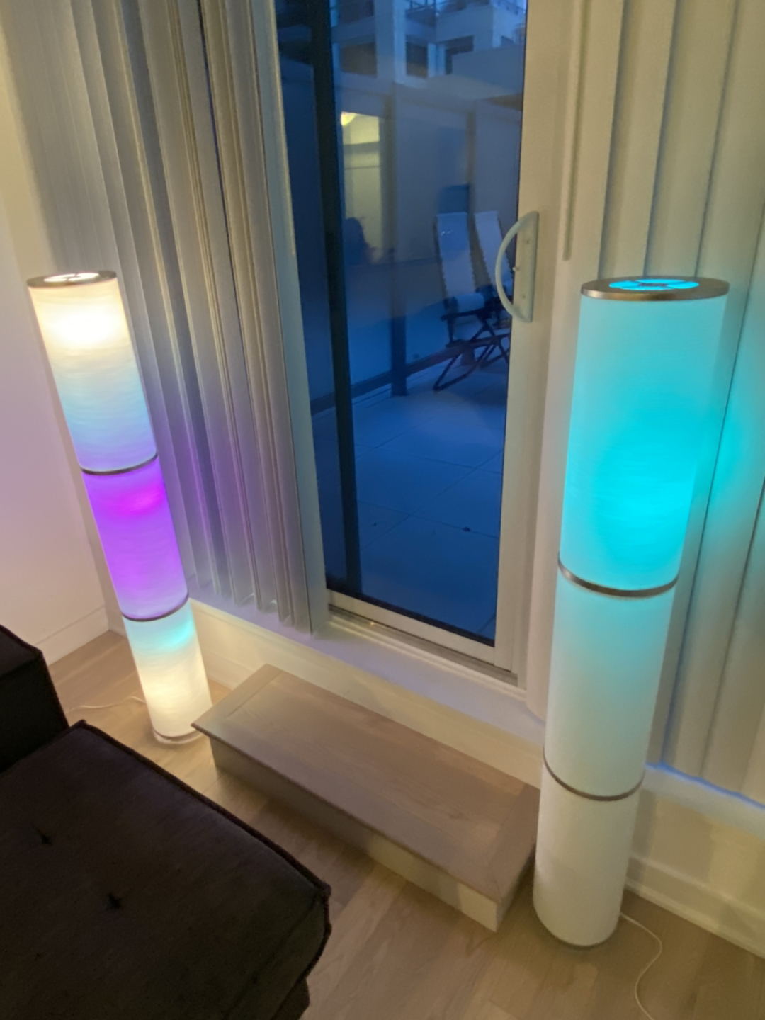 3 lamp stand with Alexa device