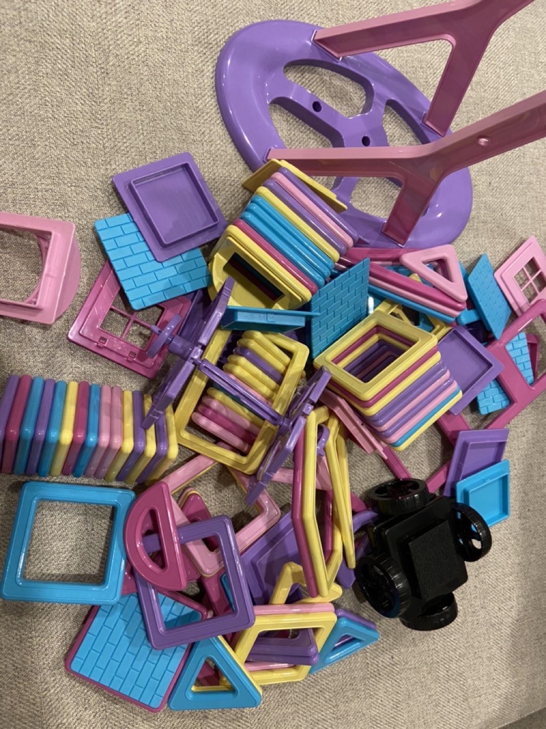 Magnetic tiles - Castle and Ferris wheel set thumbnail