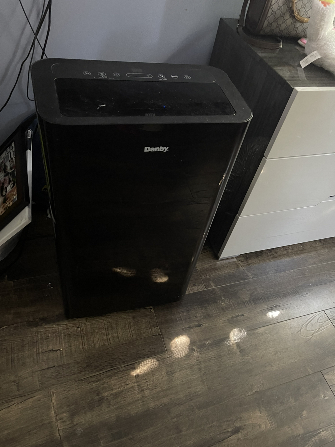Portable Air Conditioner thumbnail