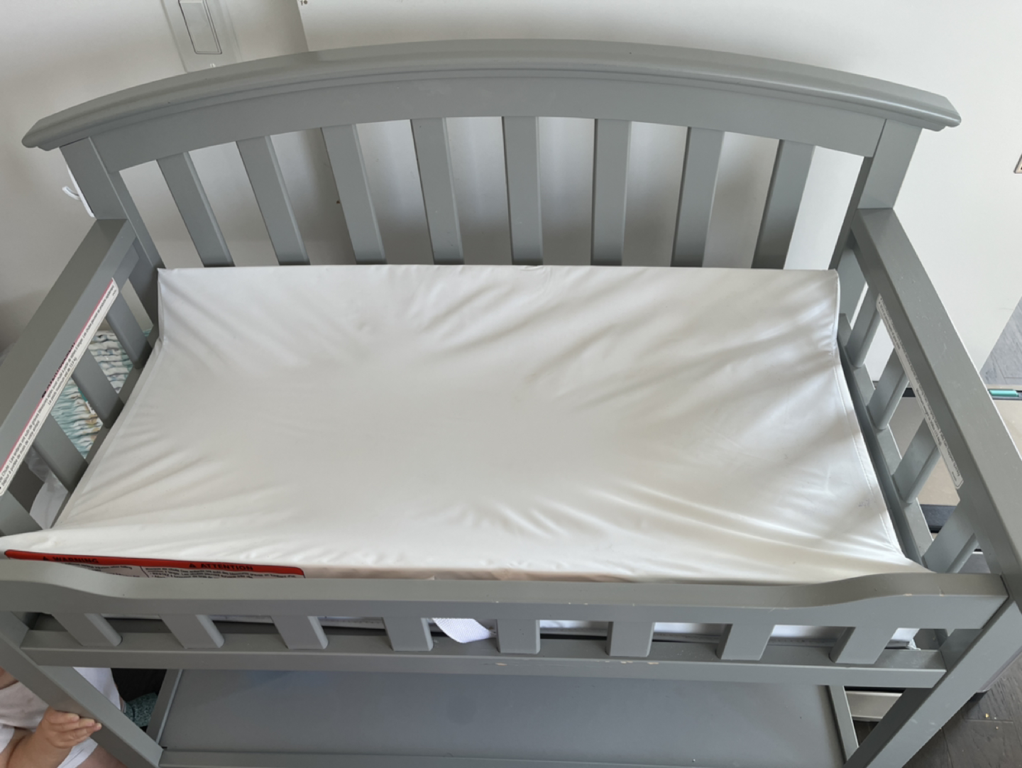 Baby changing table - photo 3