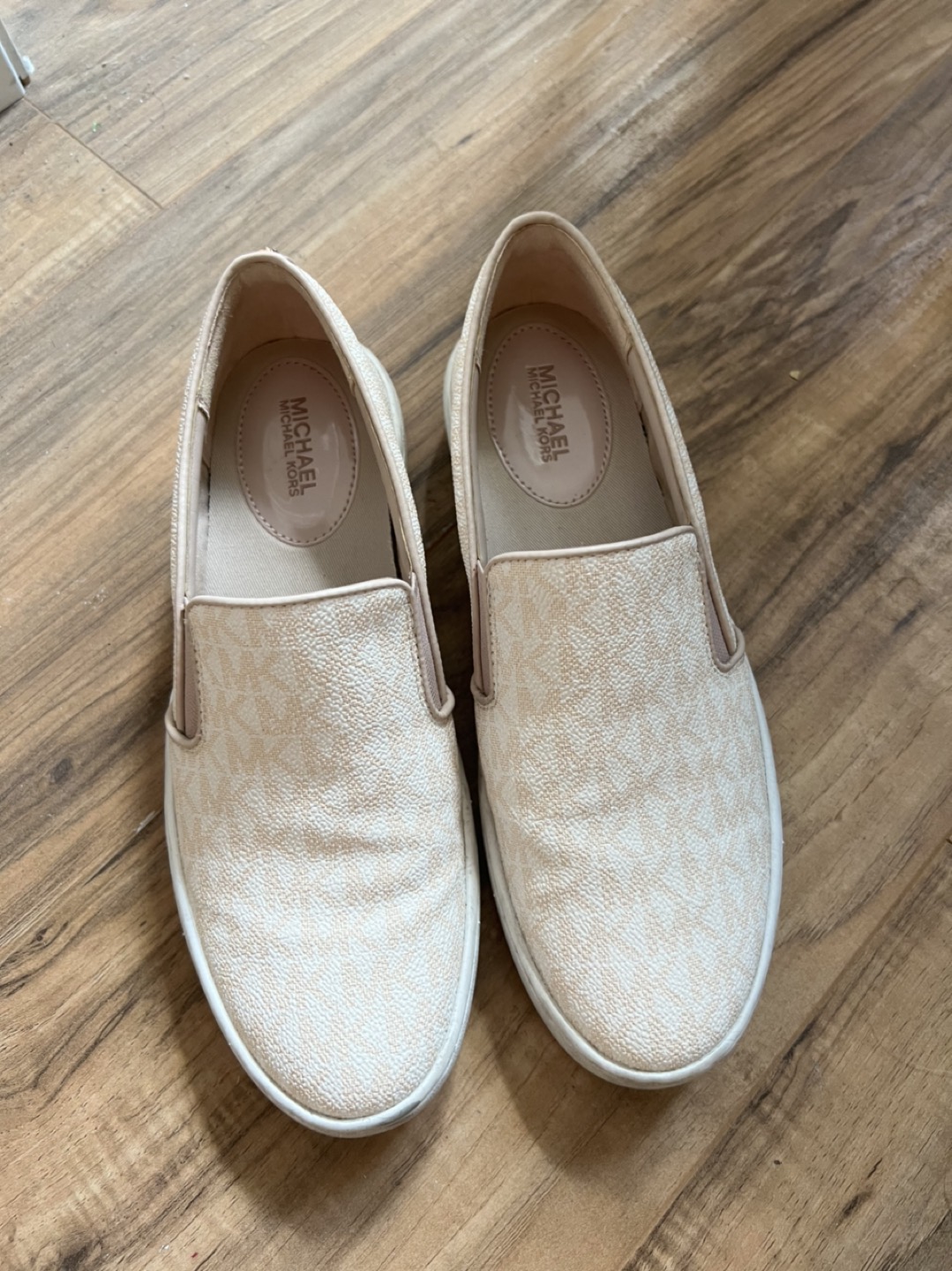 MK shoes thumbnail