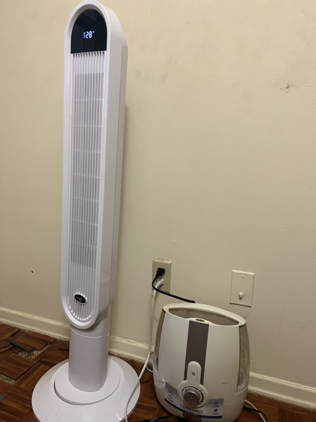 MOVING SALE NOMA Tower Fan 46” (117 cm) + remote image indicator(2)