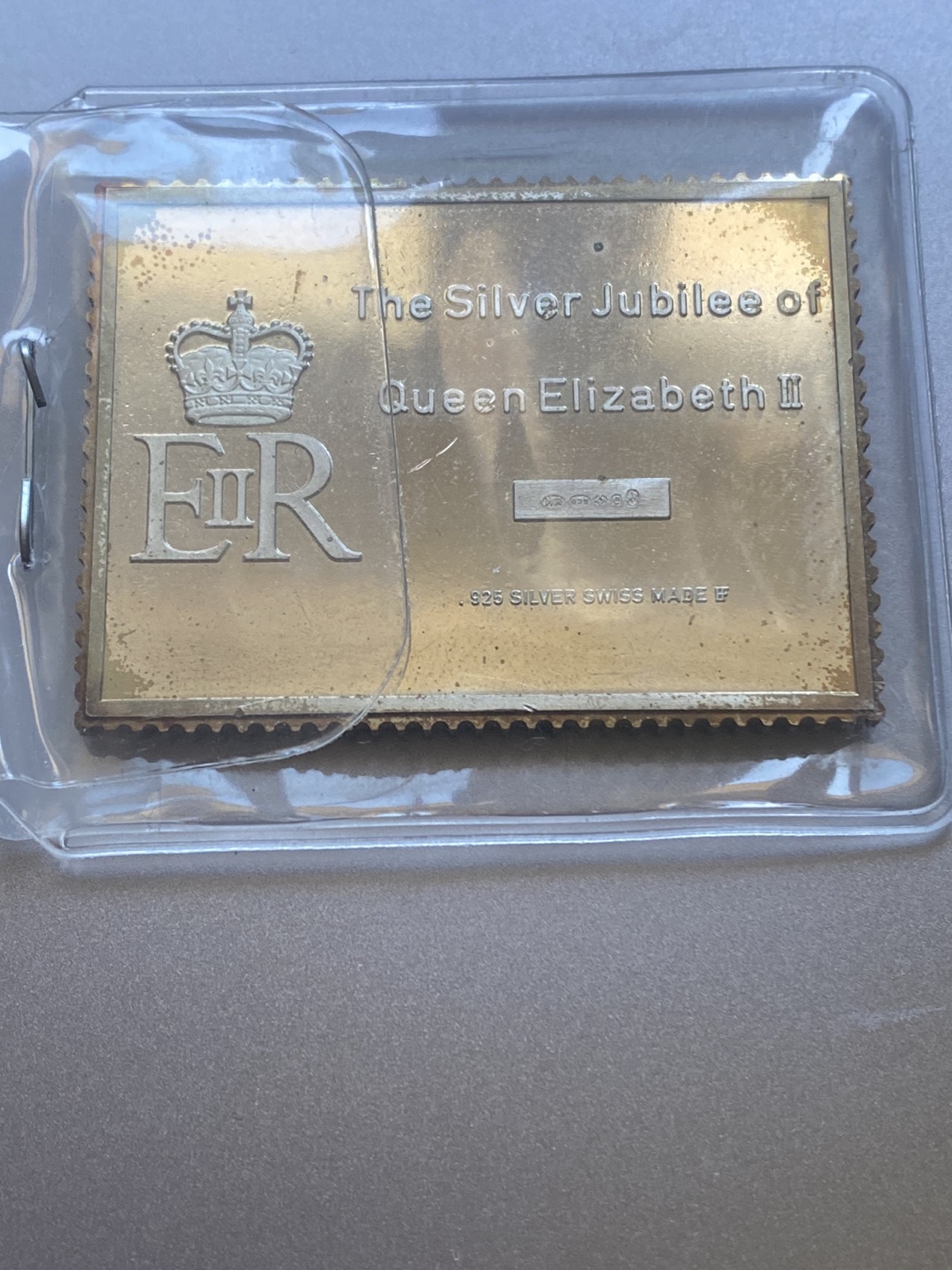 QE 2 25th Anniversary Silver Metal Stamp 🍀 image indicator(2)