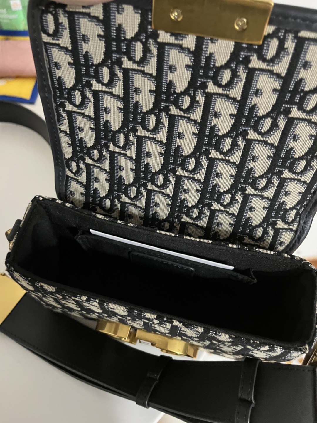 Dior Montaigne box bag image indicator(4)