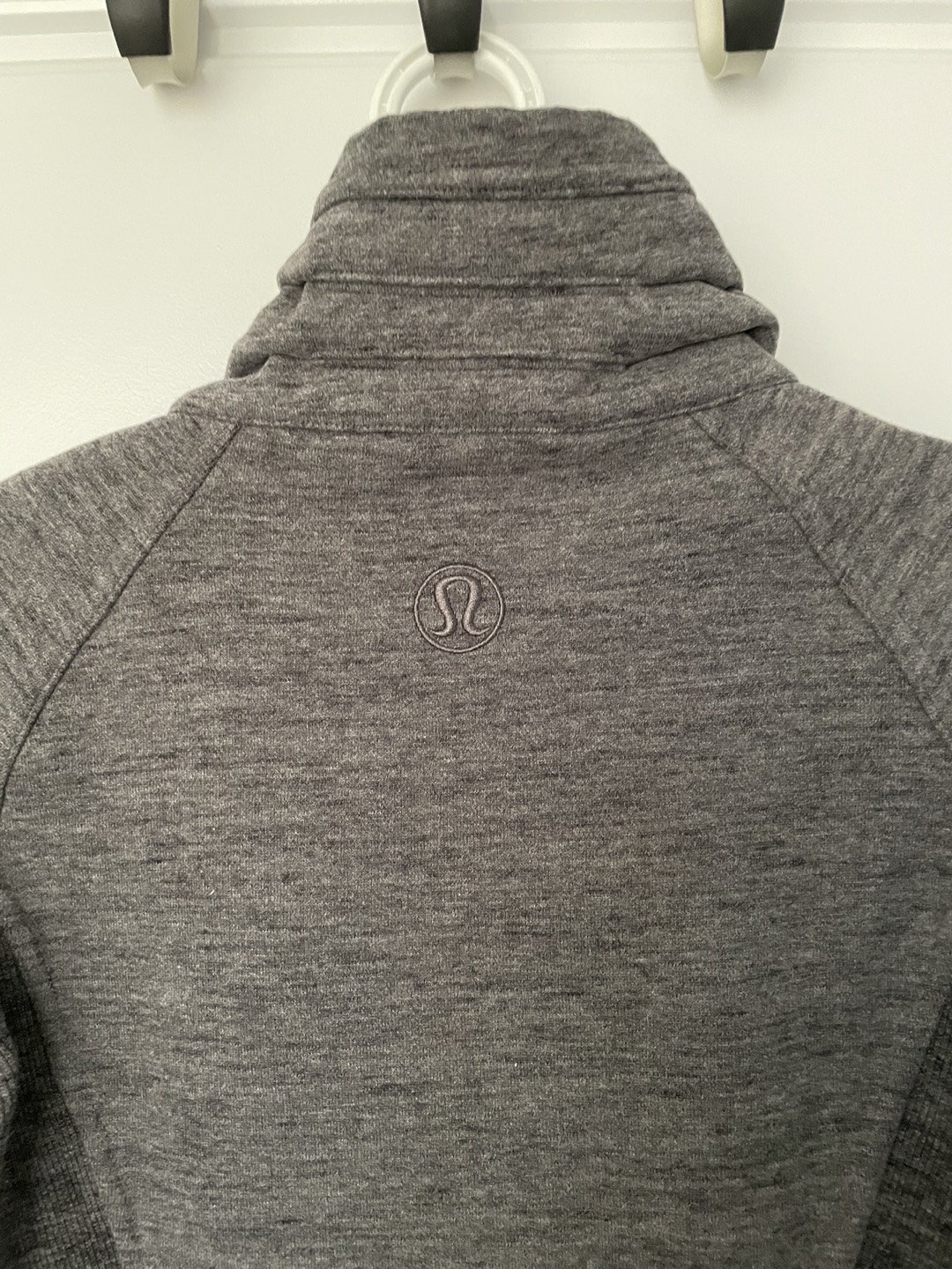 Cozy athleisure Lululemon zip up - photo 4