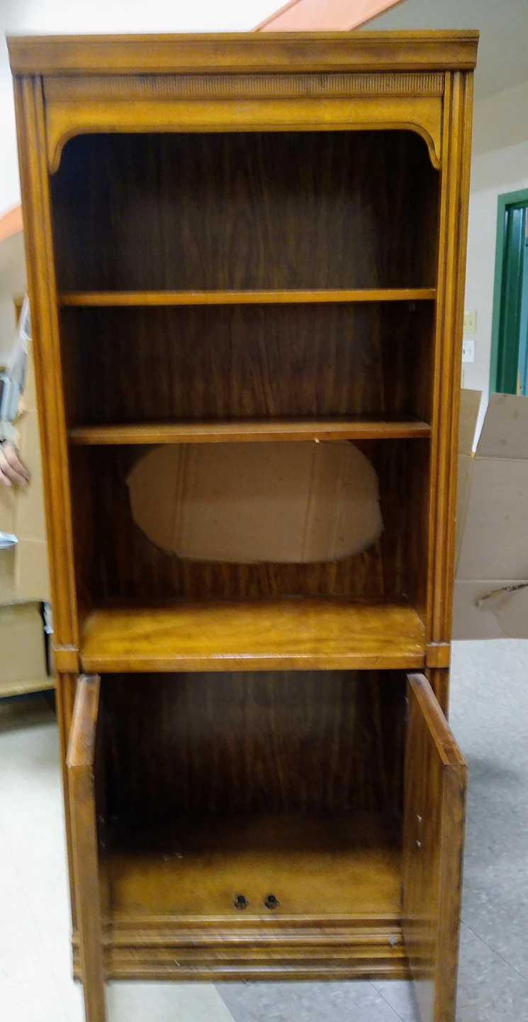 Bookshelf with Bottom Cupboard - photo 2