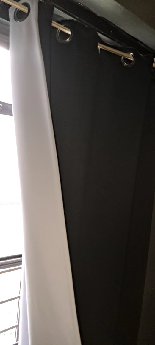 YAKAMOK SOUND PROOFING BLACK OUT CURTANS ONLY $15 - photo 2