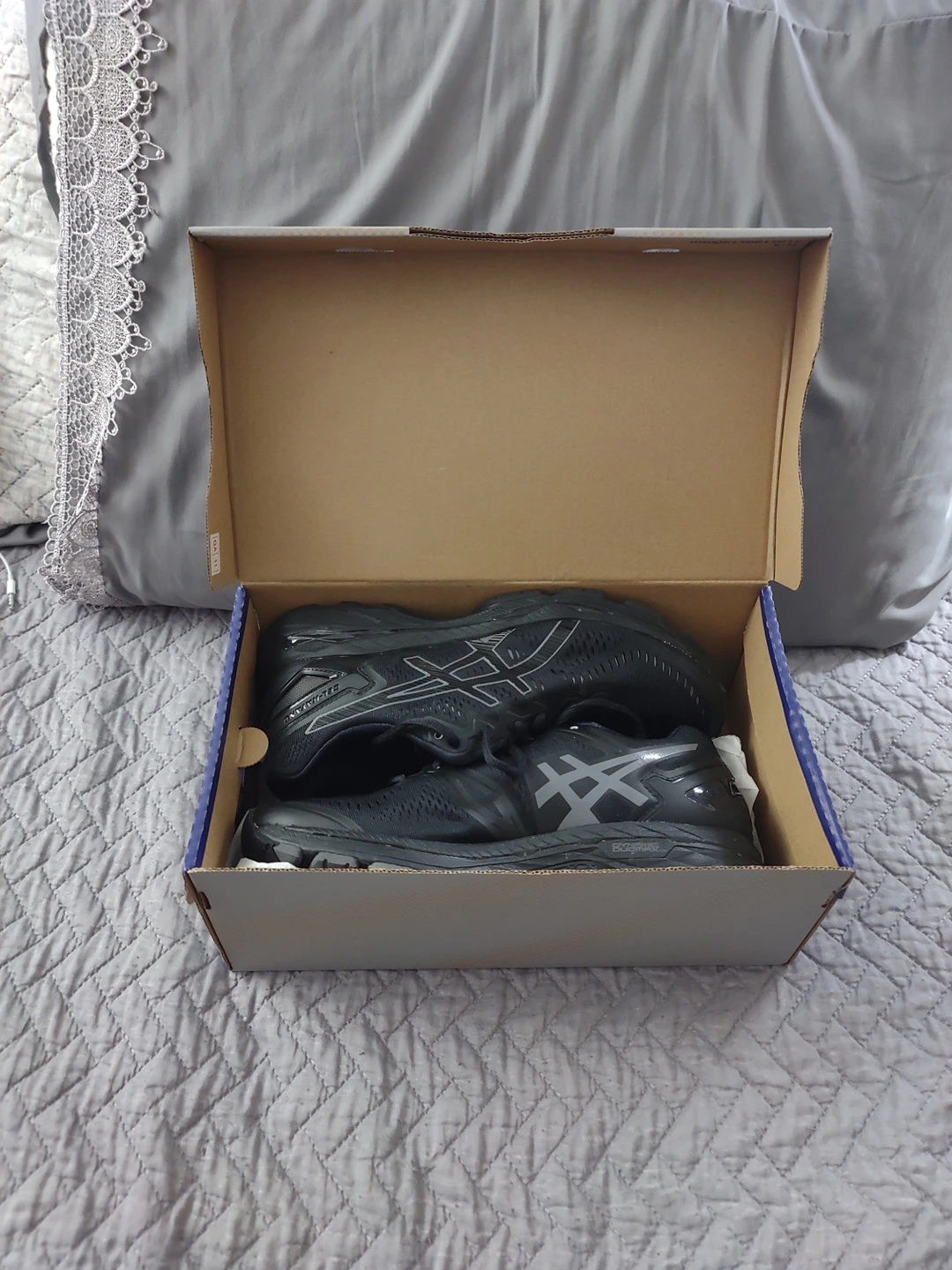 New Women's Gel-Kayano 23 Asics Running Shoes Size 9 with tags