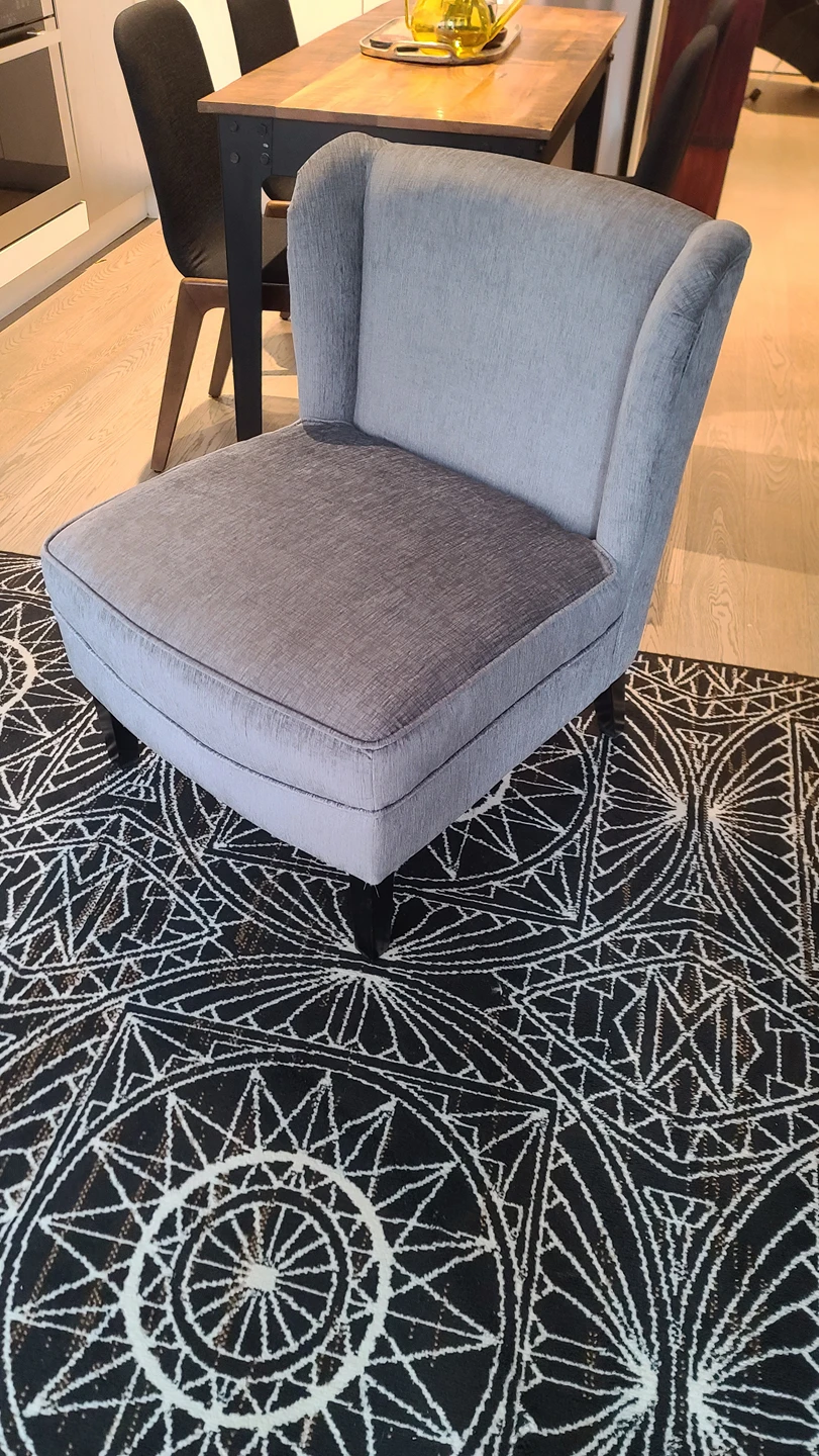 Accent chair