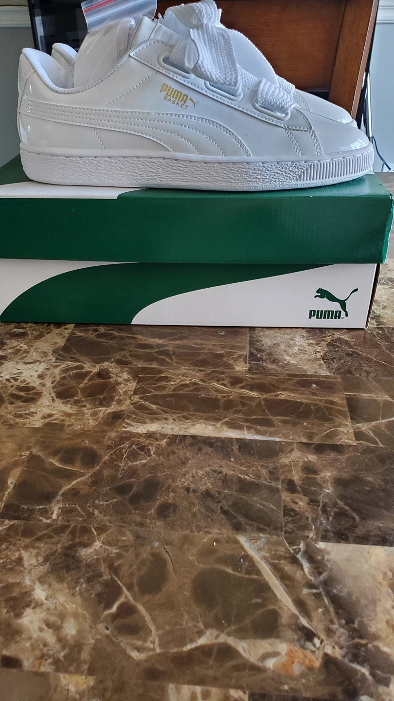 Womens size 10 Puma image indicator(2)