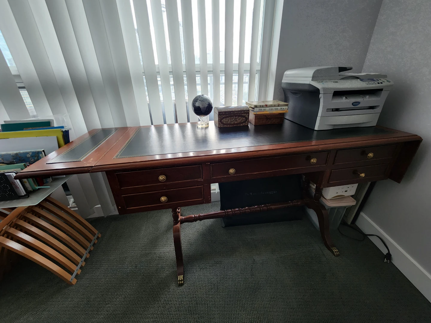 MUST GO Vintage office/writing desk,  expandable, wood & leather image indicator(2)