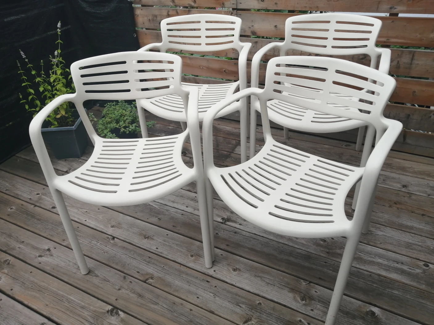 Stacking Patio Dining Chairs (set of 4)
