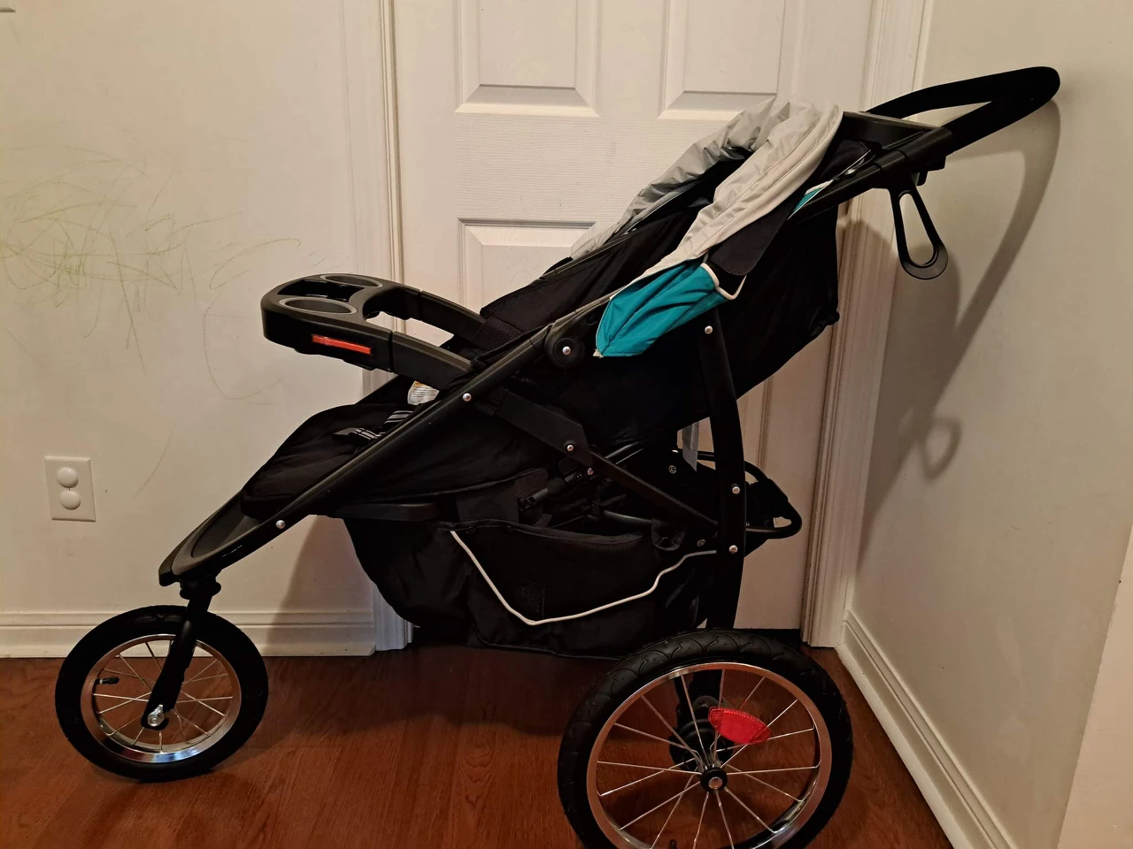 New High End Fast Action Jogger Stroller - photo 4