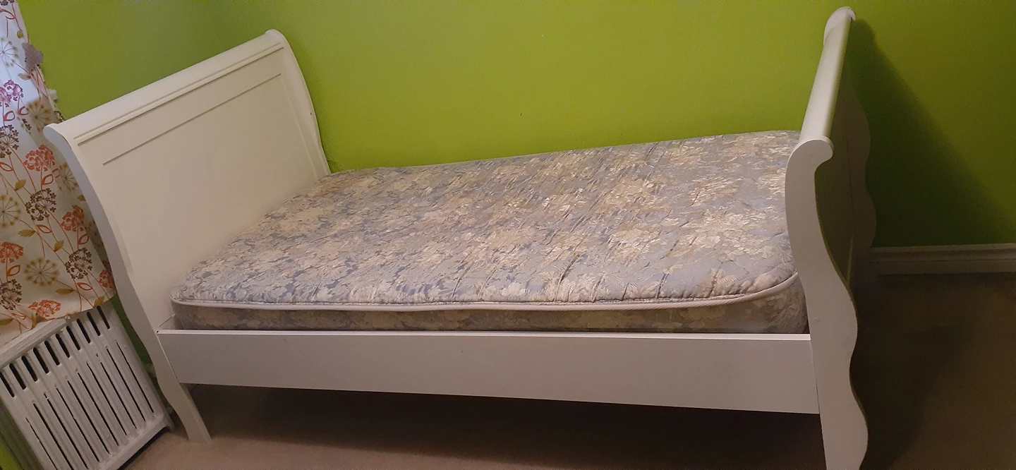 wooden white bed frame with mattress twin/single - photo 4