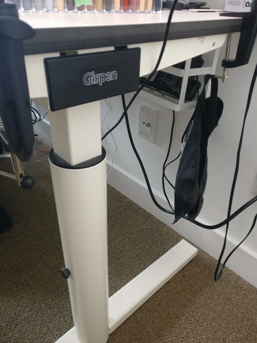White desk (height adjustable) - photo 2