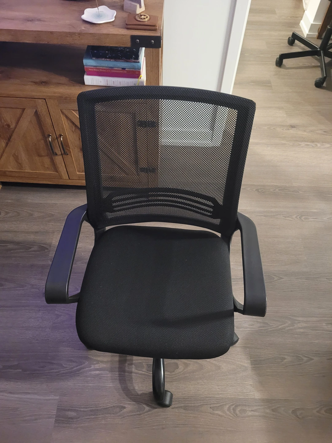 Black office chair thumbnail