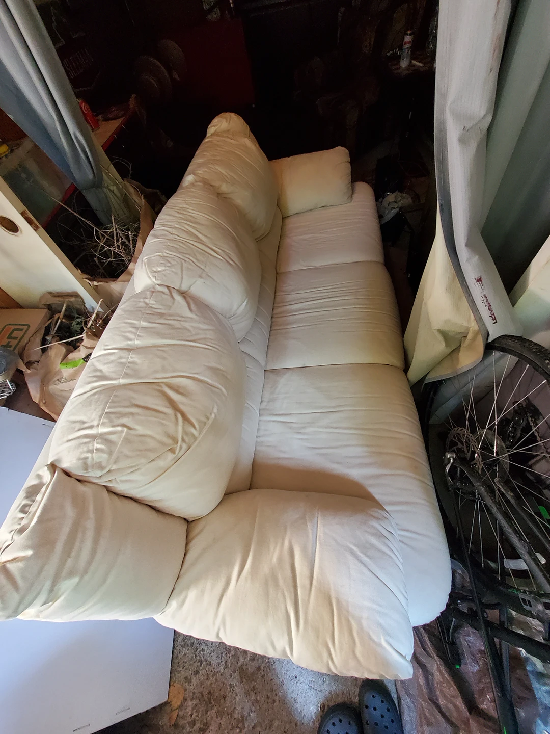 barely used 3 seater couch - photo 3