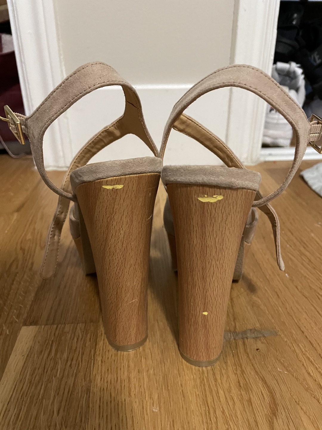 Forever 21 heels 🔴 image indicator(2)