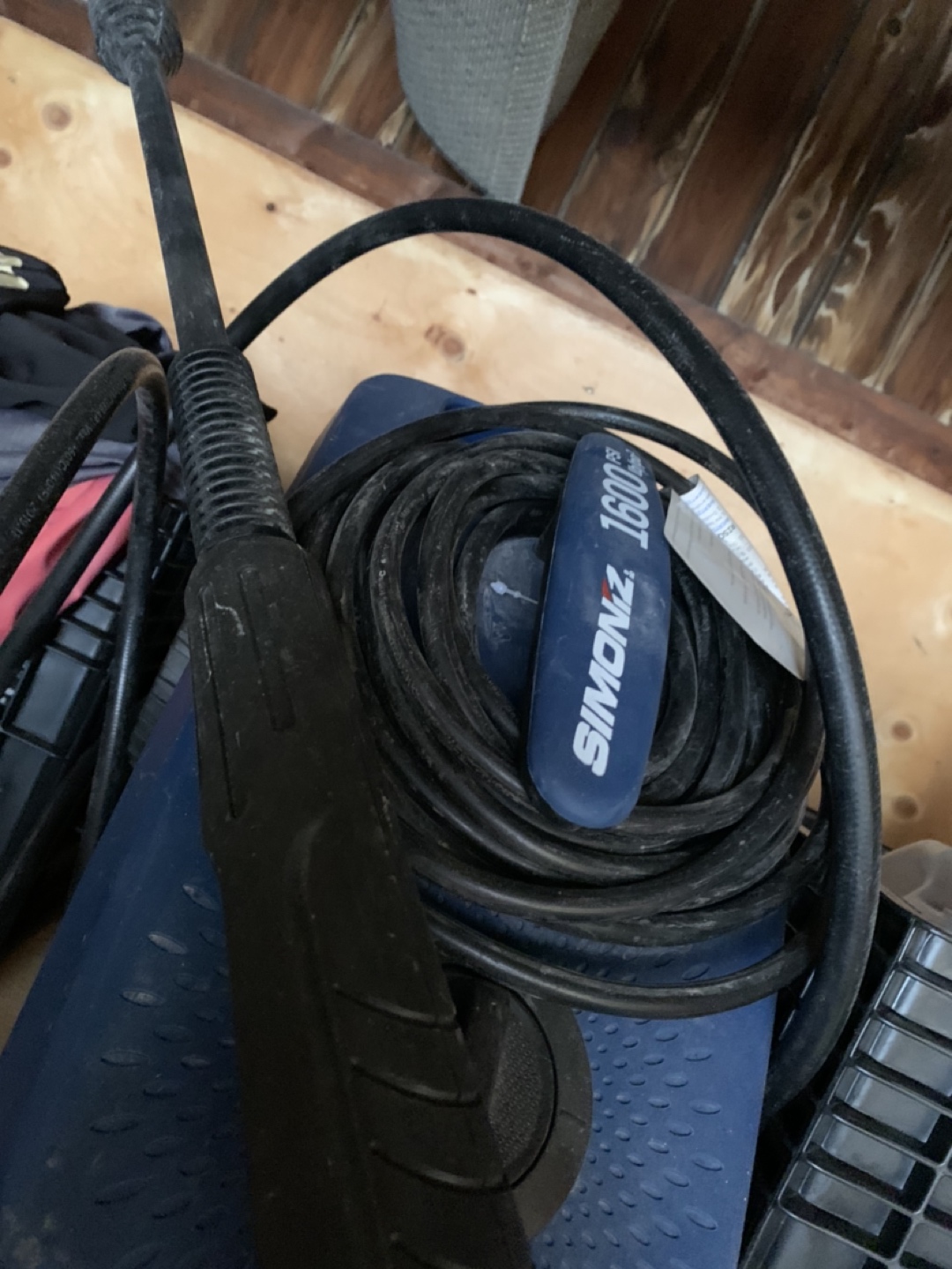 Simoniz 1600 PSI Electric 4-Wheel Pressure Washer image indicator(6)