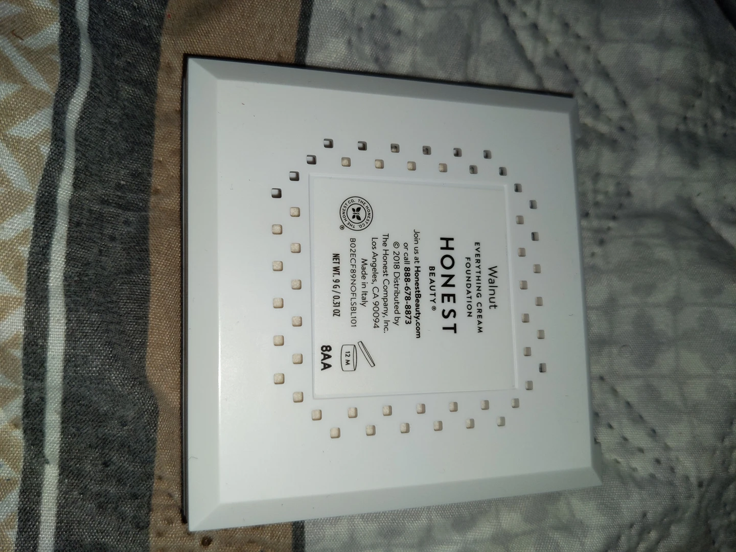 honest Beauty everything cream foundation image indicator(3)