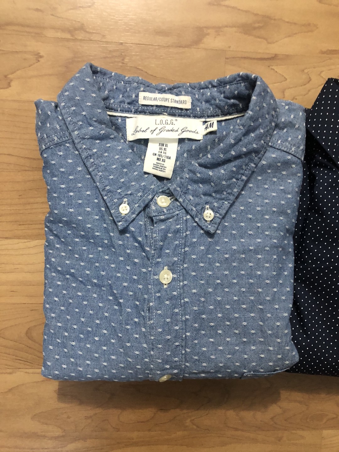 Dress shirts - size XL image indicator(2)