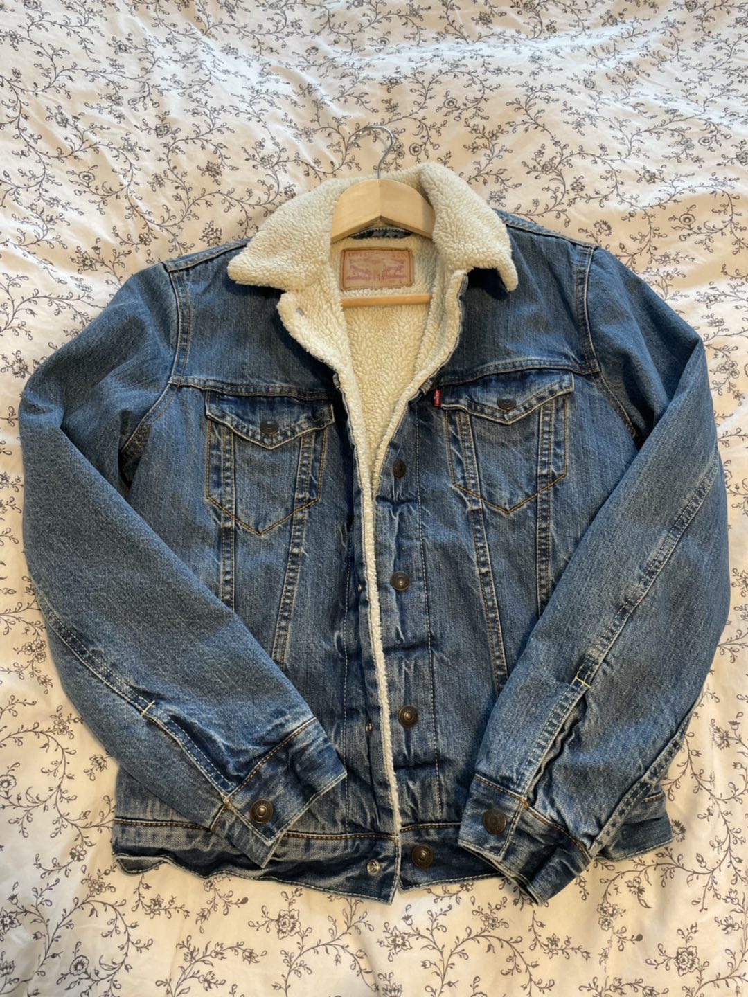 Levi’s Sherpa Jacket thumbnail