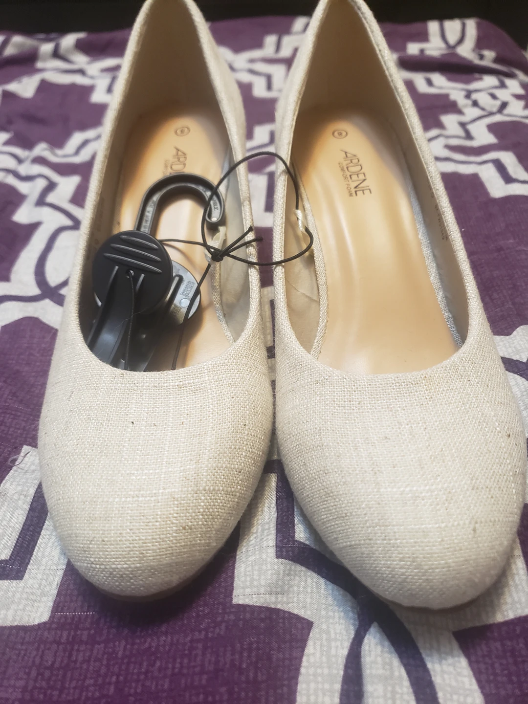 women shoes thumbnail