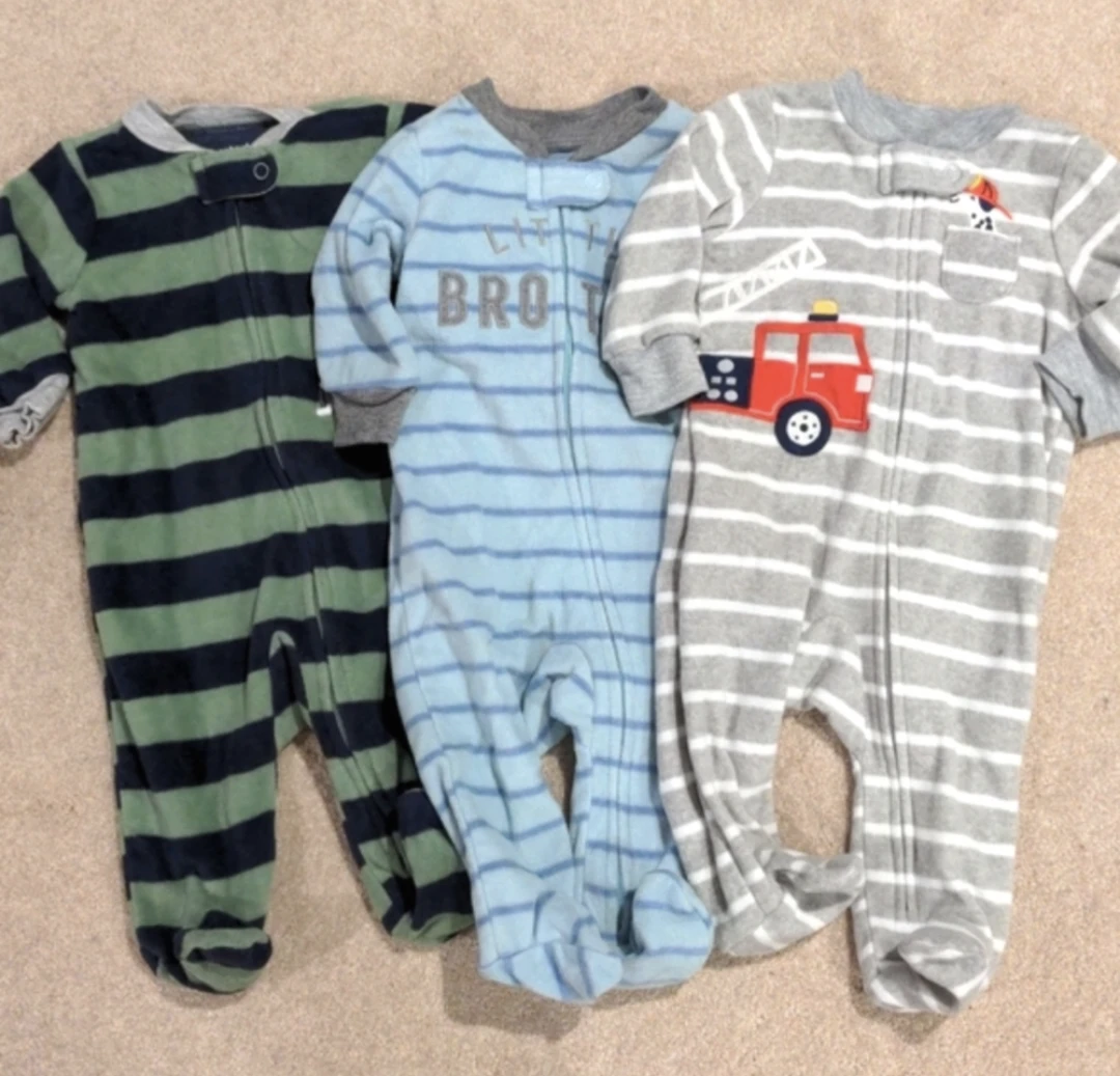 Carter's fleece onesies (3 months) thumbnail