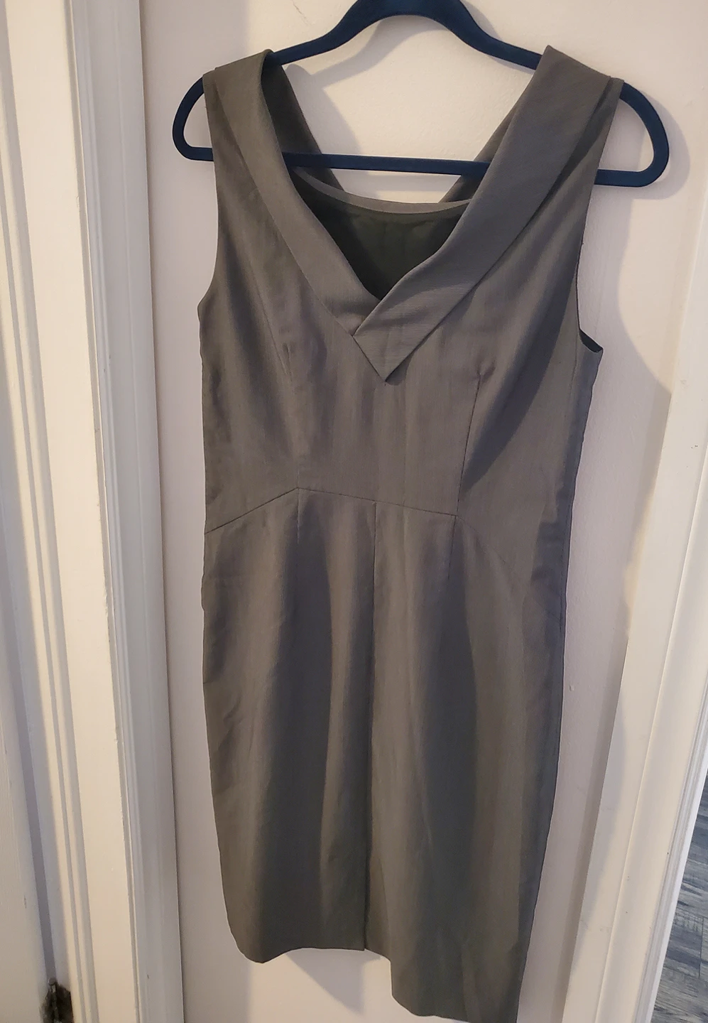 Beautiful basic dress thumbnail