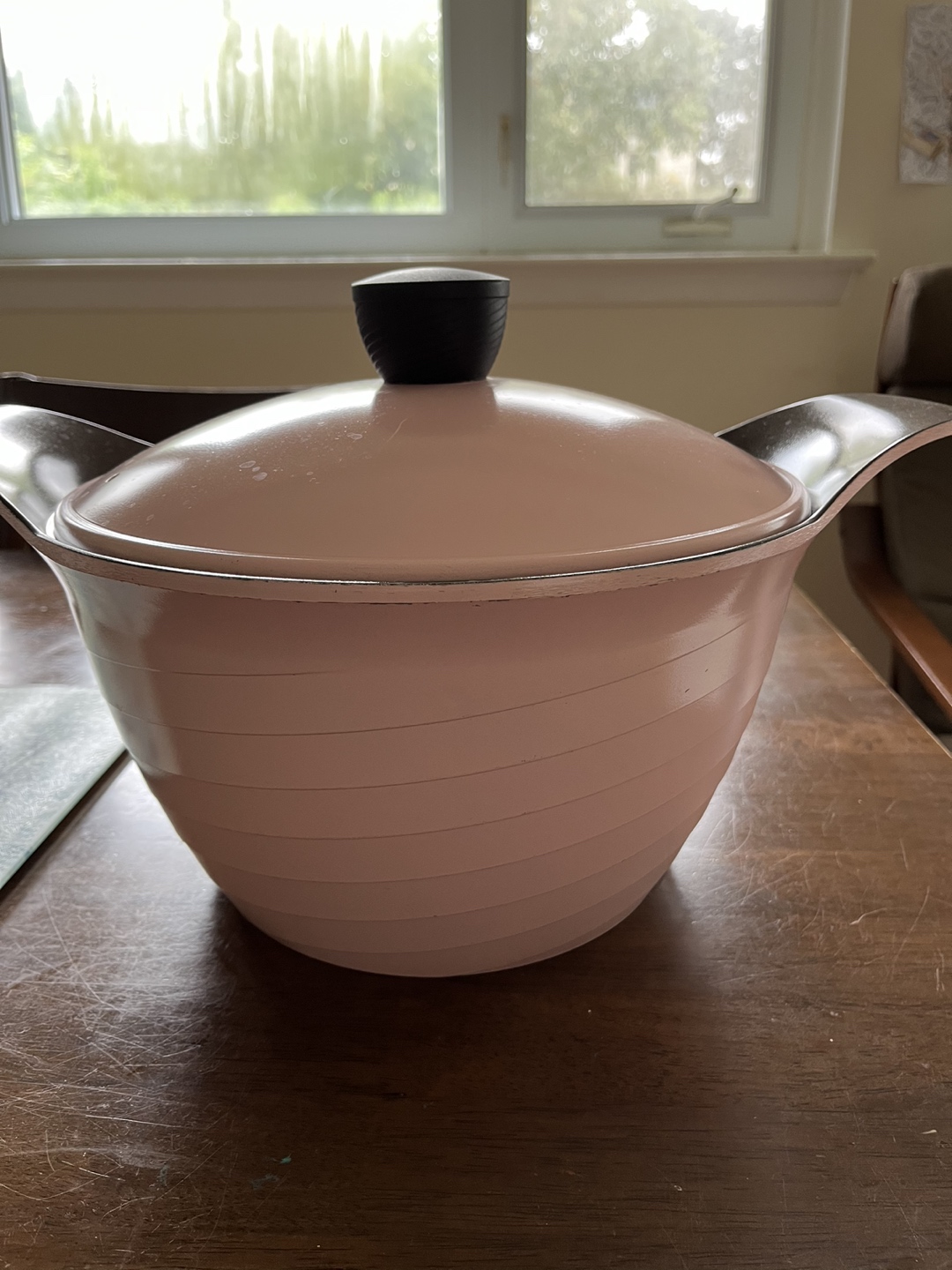 Ceramic pot in pastel pink thumbnail