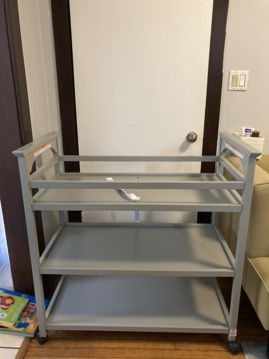 Graco baby changing table with a new pad