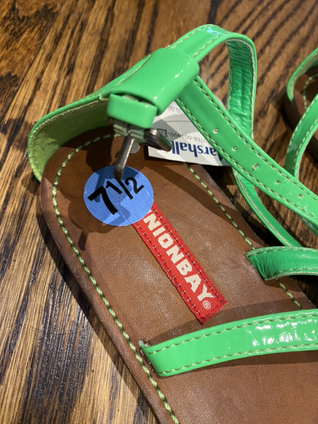 Women’s sandal shoes size 7.5 (new) image indicator(2)