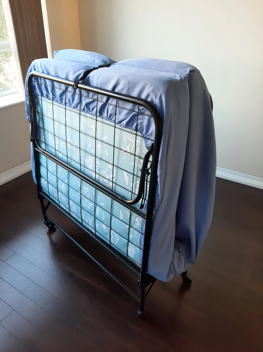 EASY FOLDABLE COT - LIKE NEW!  USED FOR 1 MONTH.