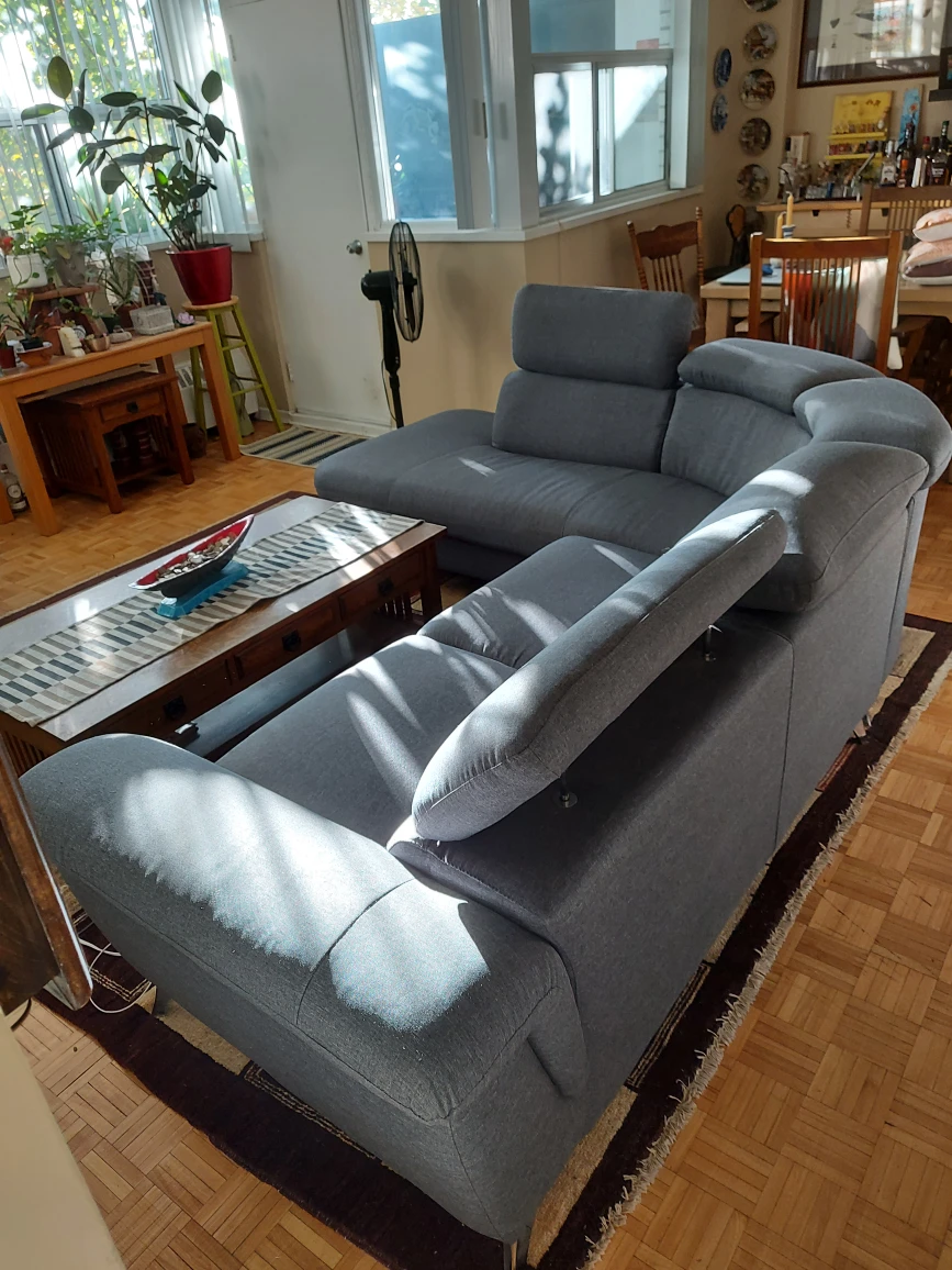 Sectional Sofa with adjustable Head rest