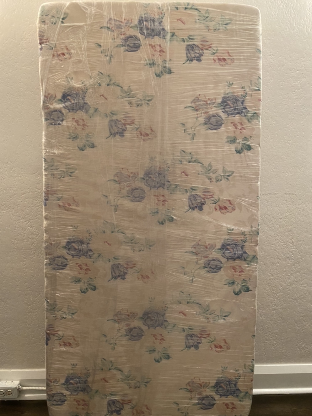 MOVING SALE: Twin/Single size foam mattress - photo 2