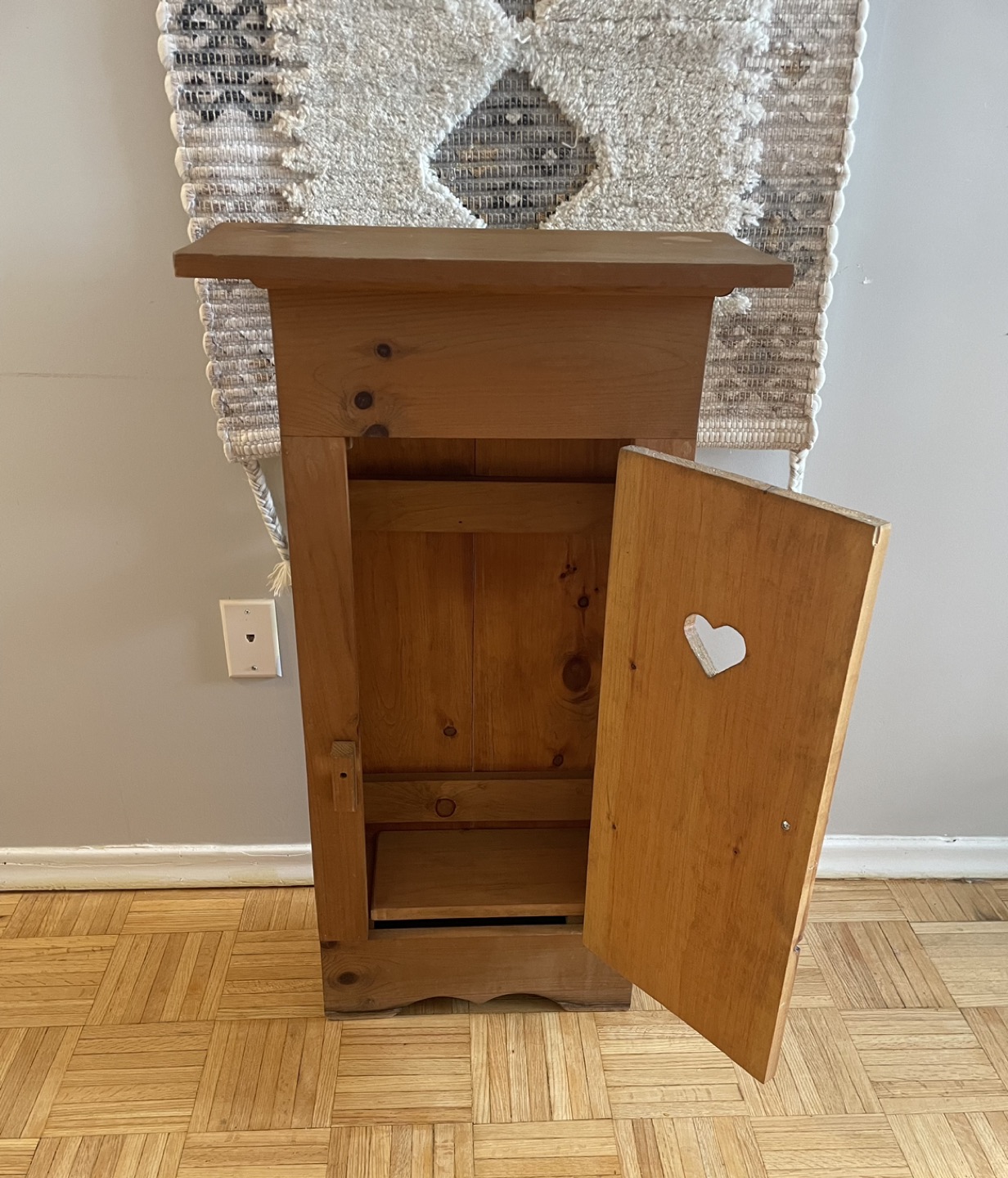 Shabby chic farmhouse handmade vintage cedar cabinet - photo 4