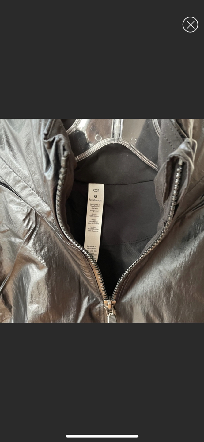 New lululemon black jacket with hood image indicator(9)