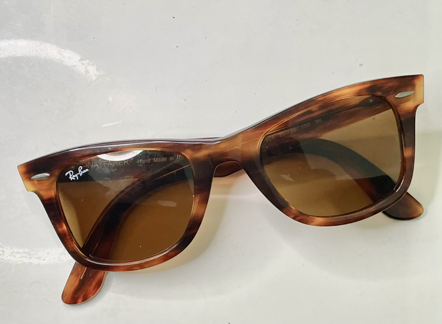 Wayfarer Ray Ban sunnies