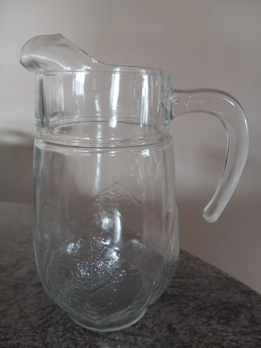 wine/water vintage pitchers image indicator(3)