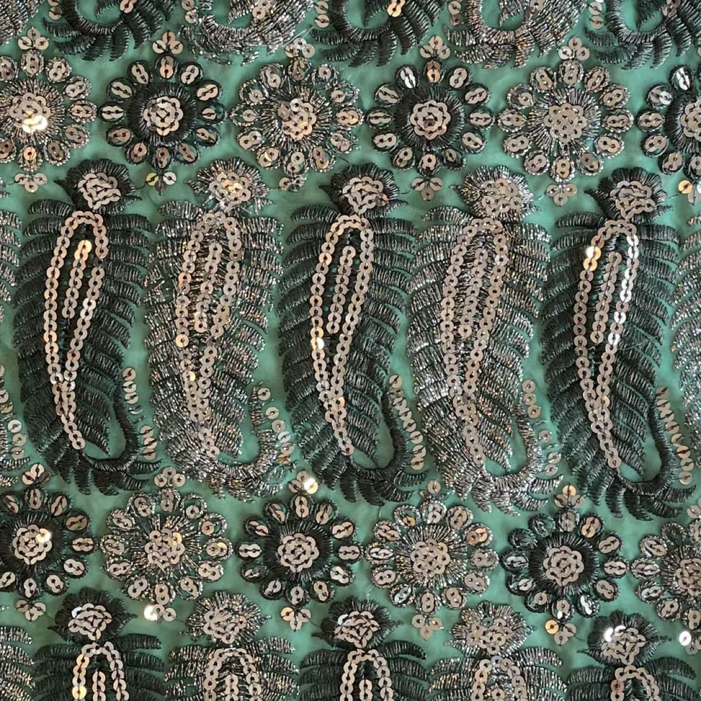 Green embroidery sari - photo 3