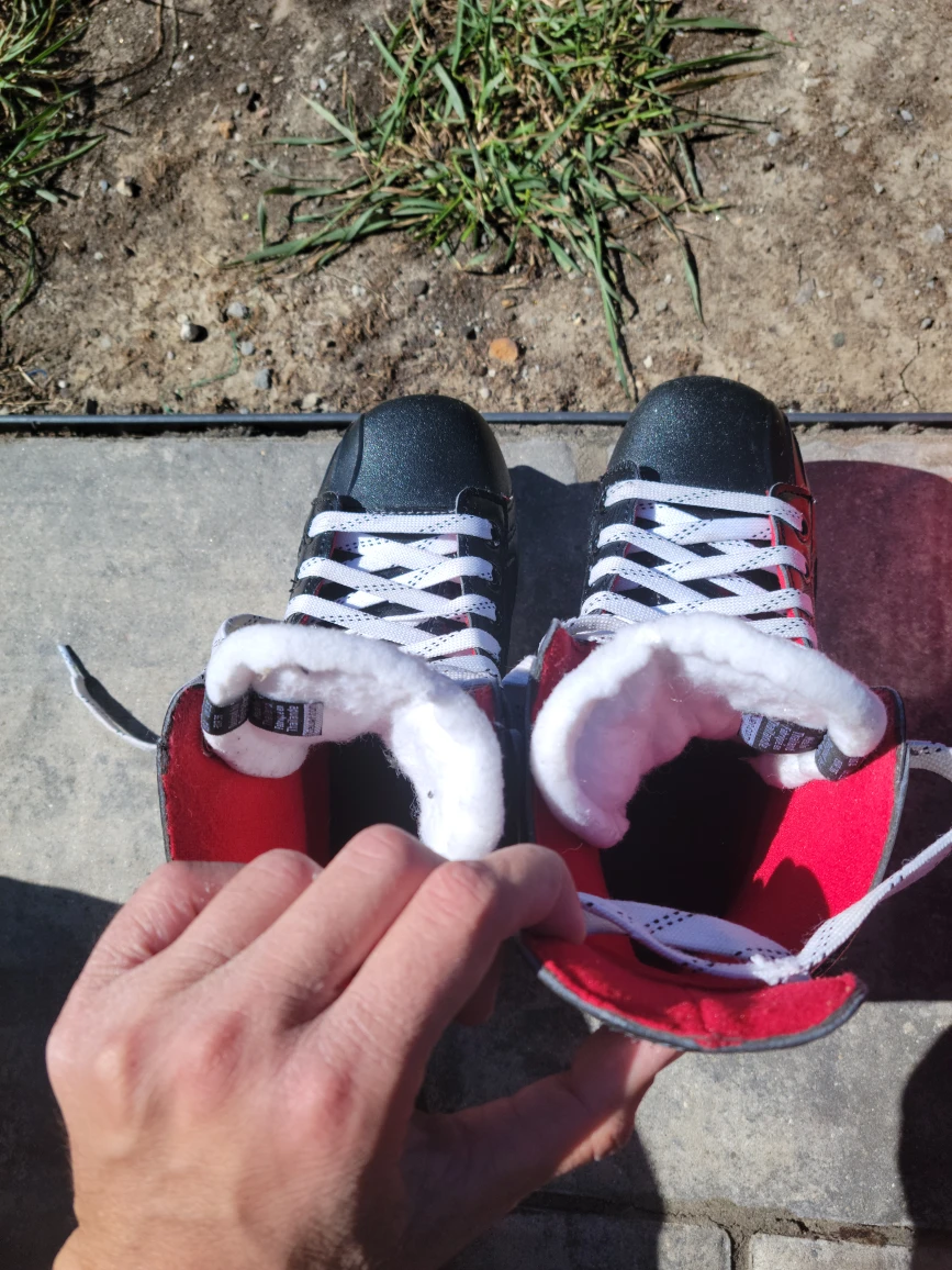 Skates