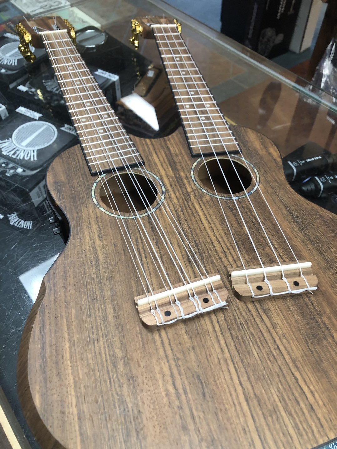 Ukulele - Ortega Double Neck with case - photo 3