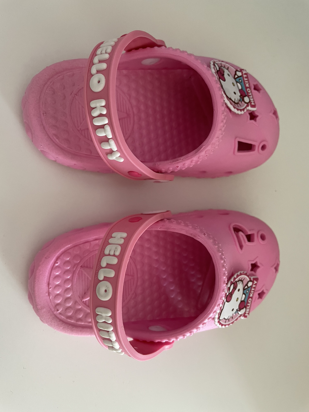 Pink Crocs & Hello Kitty Sandles image indicator(5)