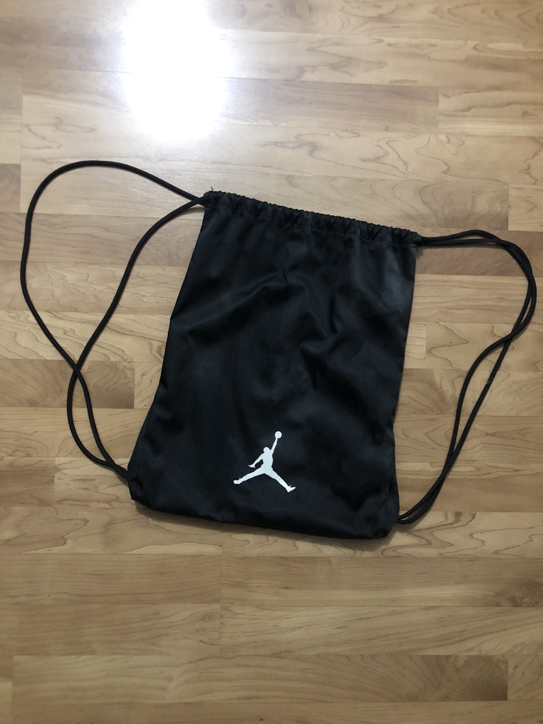 Jordan string bag image indicator(2)
