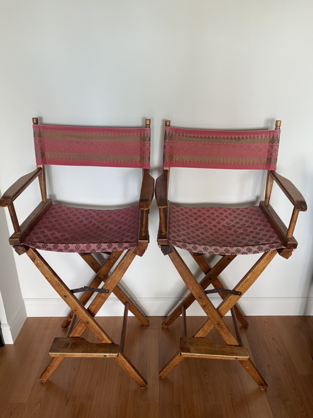 Director Chairs - photo 2