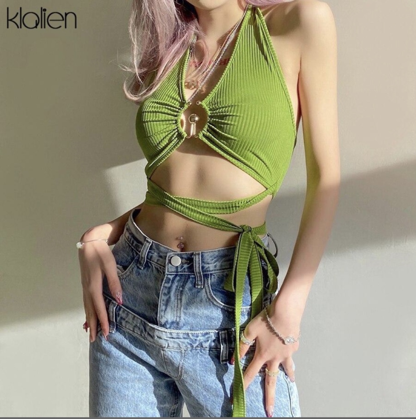 Halter top backless